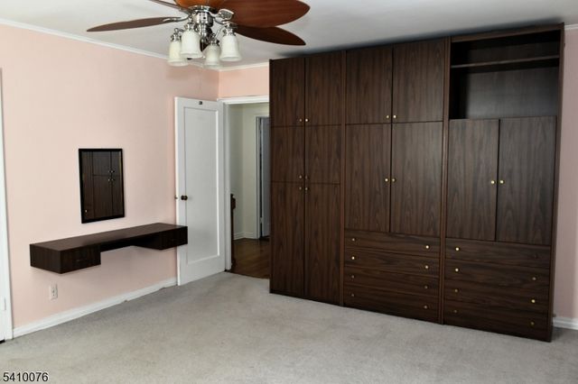 41 Elmwood Ter 41, Elmwood Park Boro, NJ 07407