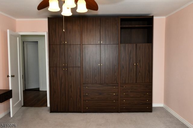 41 Elmwood Ter 41, Elmwood Park Boro, NJ 07407