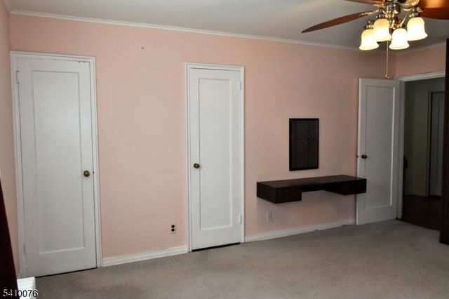 41 Elmwood Ter 41, Elmwood Park Boro, NJ 07407