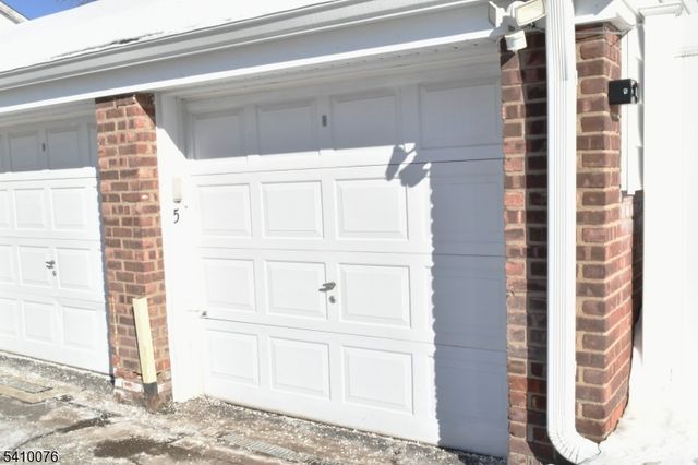 41 Elmwood Ter 41, Elmwood Park Boro, NJ 07407