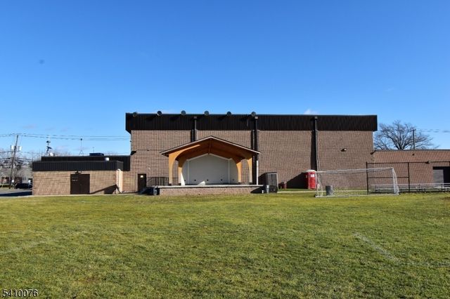 41 Elmwood Ter 41, Elmwood Park Boro, NJ 07407