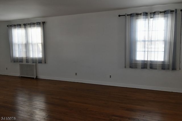 41 Elmwood Ter 41, Elmwood Park Boro, NJ 07407