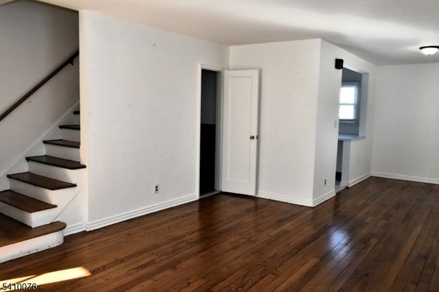 41 Elmwood Ter 41, Elmwood Park Boro, NJ 07407