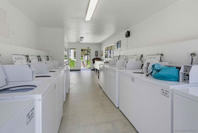 432 Edgehill Ln 3, Oceanside, CA 92054