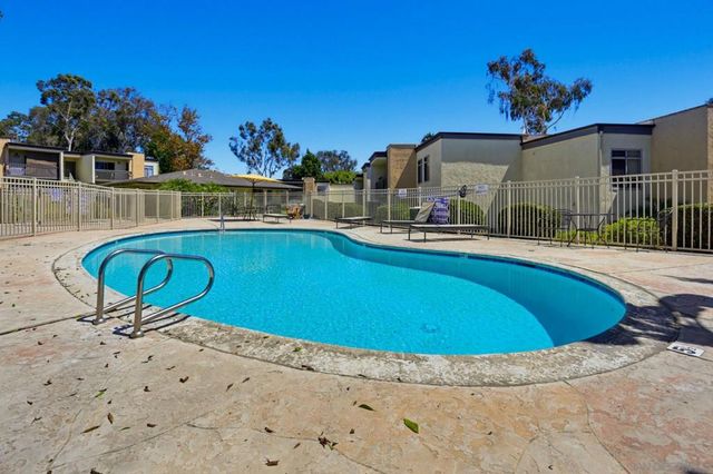 432 Edgehill Ln 3, Oceanside, CA 92054