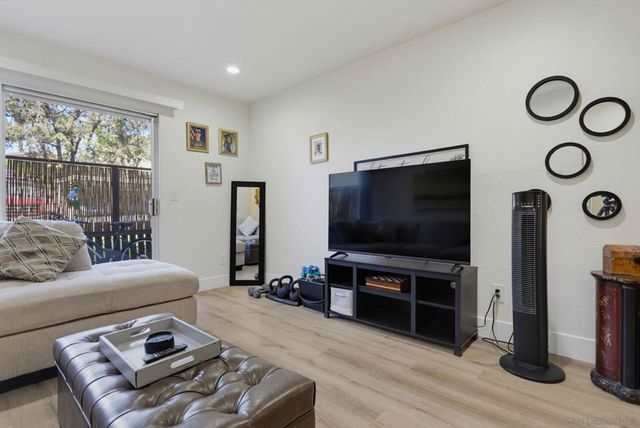 432 Edgehill Ln 3, Oceanside, CA 92054
