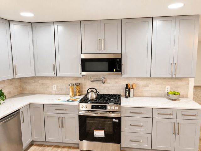 2551 Pinebluff Drive, Dallas, TX 75228