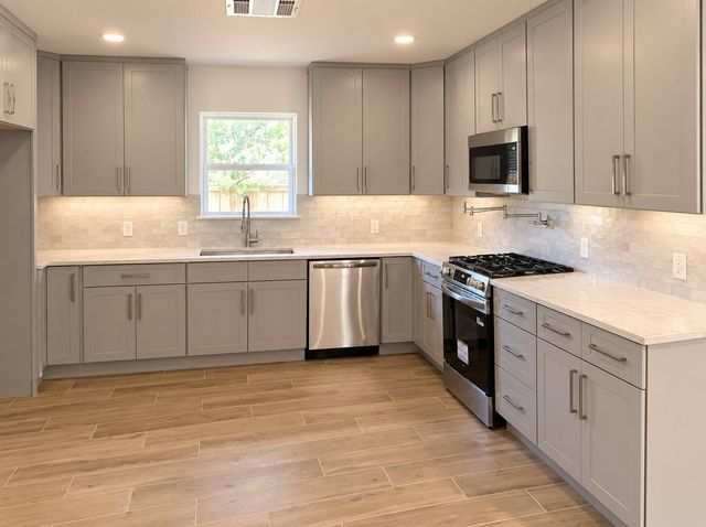 2551 Pinebluff Drive, Dallas, TX 75228