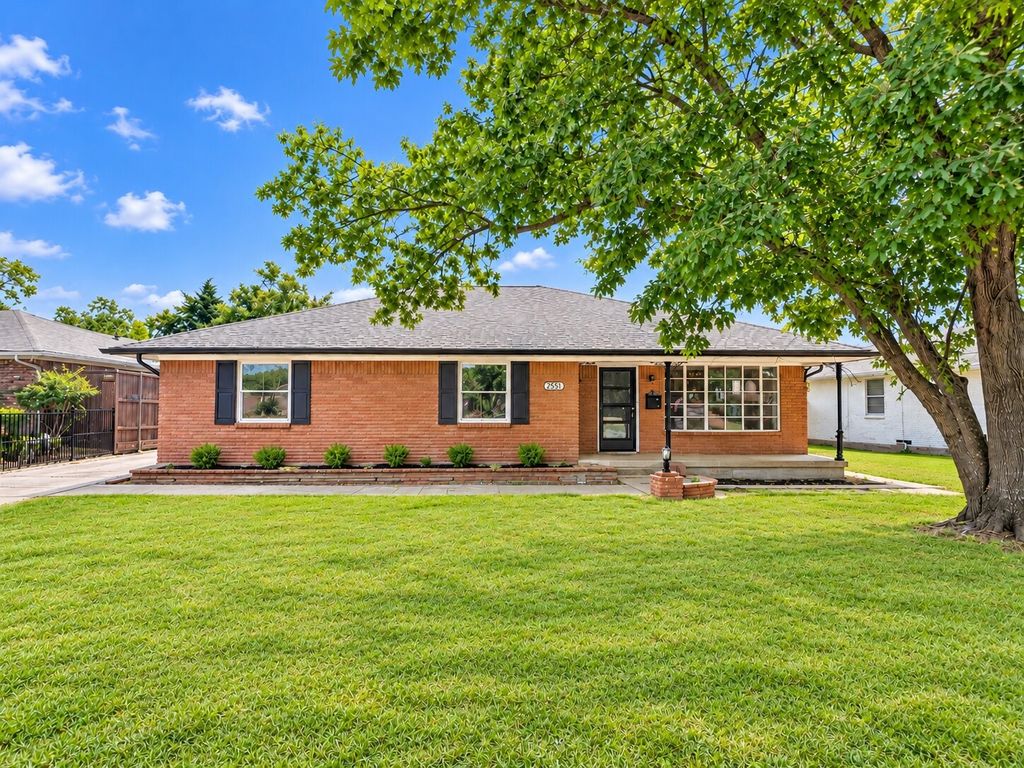 2551 Pinebluff Drive, Dallas, TX 75228