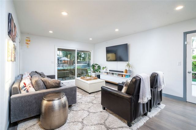 2129 N San Marcos Place, Claremont, CA 91711