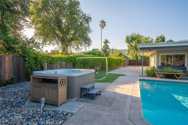 2129 N San Marcos Place, Claremont, CA 91711