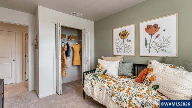 502 Redmond St NE, Salem, OR 97301