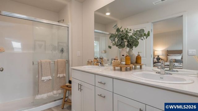 502 Redmond St NE, Salem, OR 97301