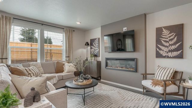 502 Redmond St NE, Salem, OR 97301