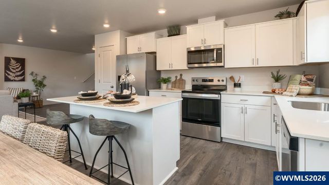 502 Redmond St NE, Salem, OR 97301
