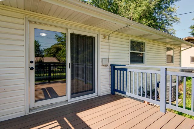 1105 E Edgewood Street, Springfield, MO 65807