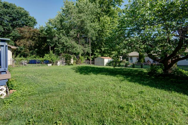 1105 E Edgewood Street, Springfield, MO 65807