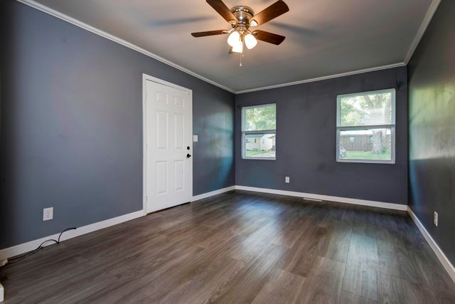 1105 E Edgewood Street, Springfield, MO 65807