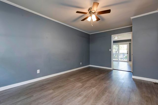 1105 E Edgewood Street, Springfield, MO 65807