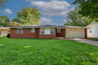 1105 E Edgewood Street, Springfield, MO 65807