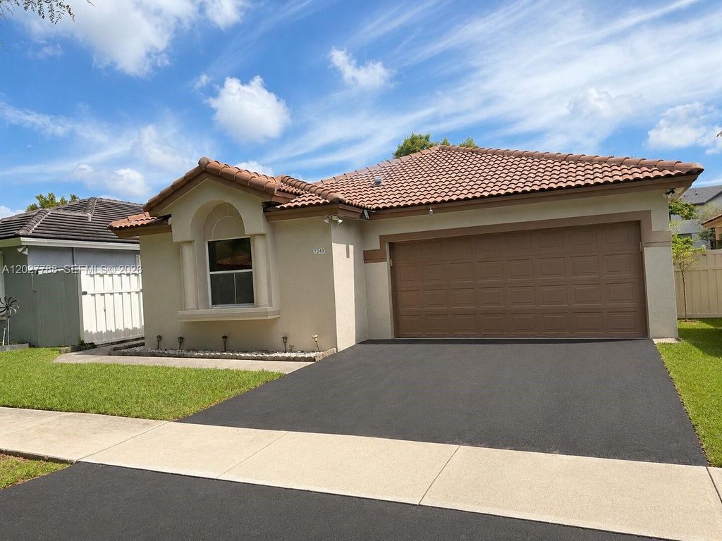 7249 NW 1 Manor, Plantation, FL 33324