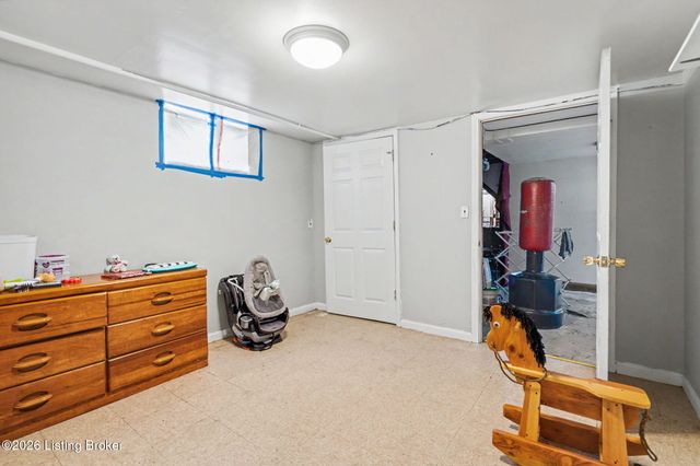 2238 Amboy Dr, Louisville, KY 40216