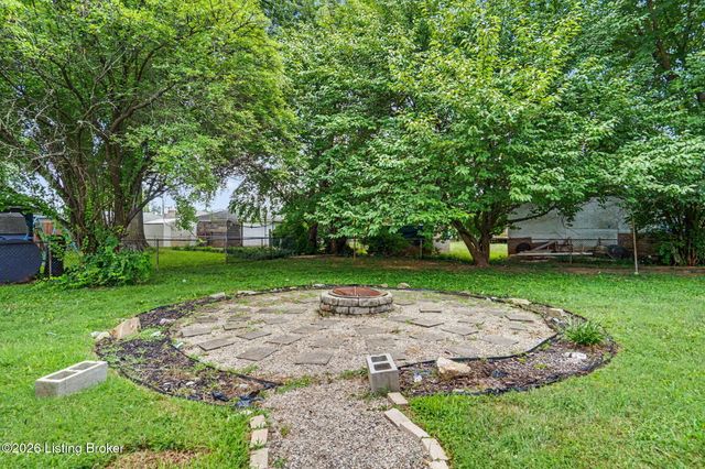 2238 Amboy Dr, Louisville, KY 40216