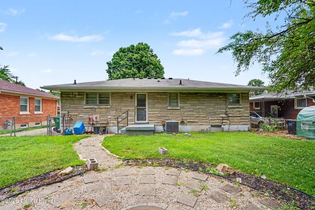 2238 Amboy Dr, Louisville, KY 40216