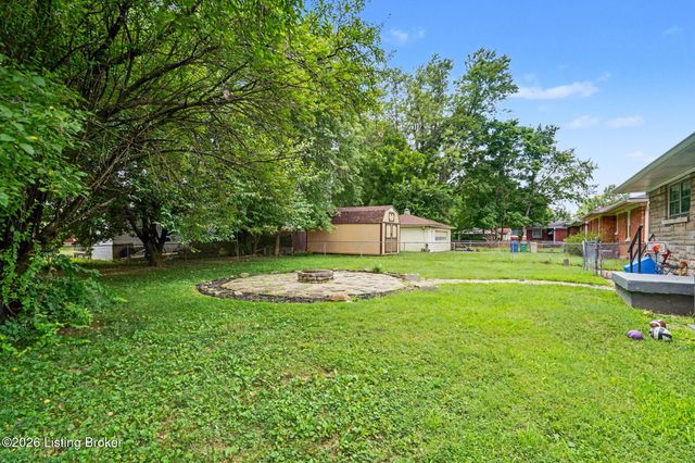 2238 Amboy Dr, Louisville, KY 40216