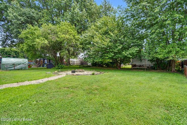 2238 Amboy Dr, Louisville, KY 40216