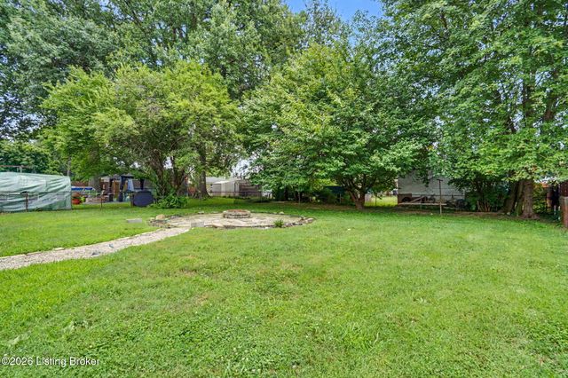 2238 Amboy Dr, Louisville, KY 40216