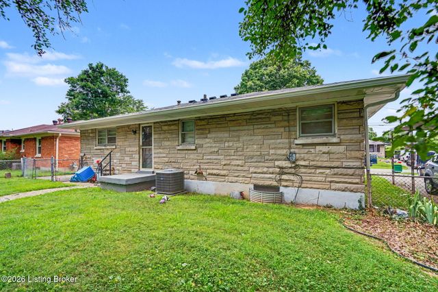 2238 Amboy Dr, Louisville, KY 40216