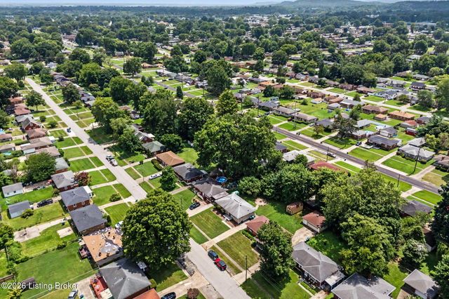 2238 Amboy Dr, Louisville, KY 40216