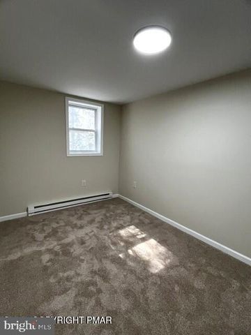 1187 CARRIAGE LN, Tobyhanna, PA 18466