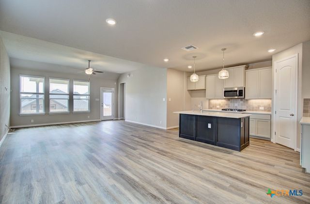 2114 Shepards Street, Seguin, TX 78155