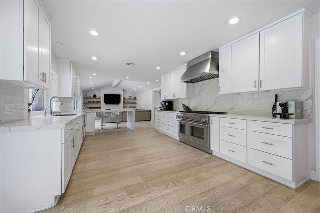 9867 Whitwell, Beverly Hills, CA 90210