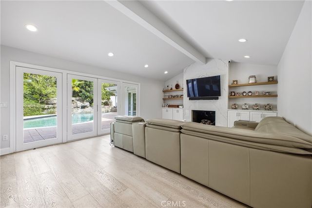 9867 Whitwell, Beverly Hills, CA 90210