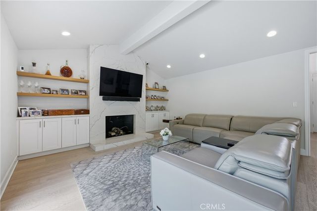 9867 Whitwell, Beverly Hills, CA 90210