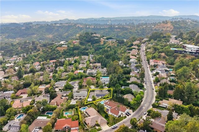 9867 Whitwell, Beverly Hills, CA 90210