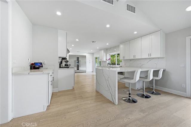 9867 Whitwell, Beverly Hills, CA 90210