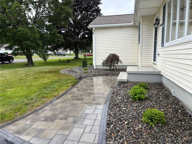 5802 Linda Drive, Marcy, NY 13403
