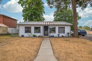 927 SW L Street, Grants Pass, OR 97526