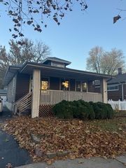 10 Manor Court, Joliet, IL 60436