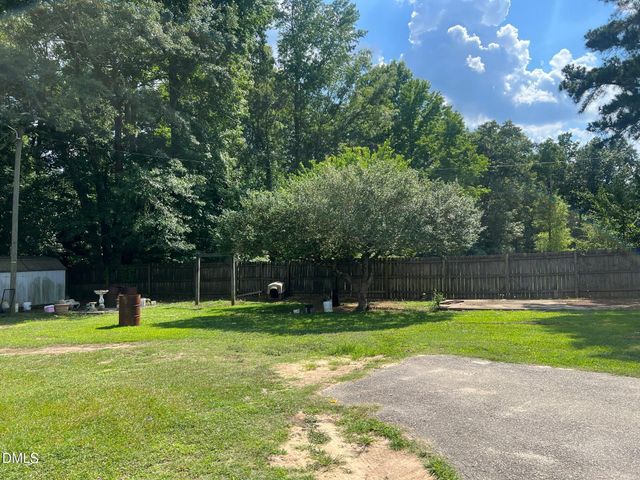 412 Nc 82, Dunn, NC 28334