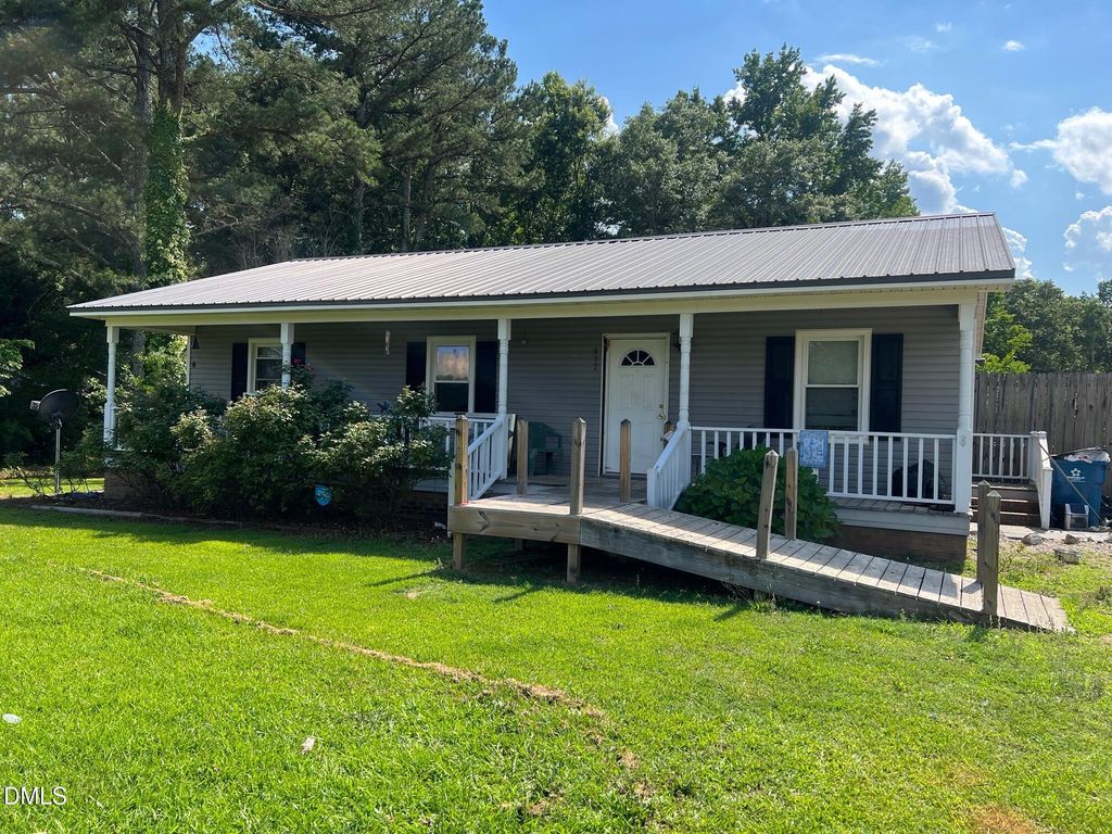 412 Nc 82, Dunn, NC 28334