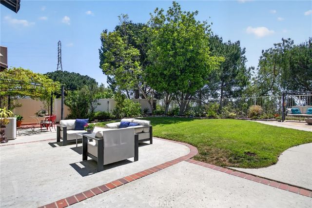 8 Ridgecrest, Aliso Viejo, CA 92656