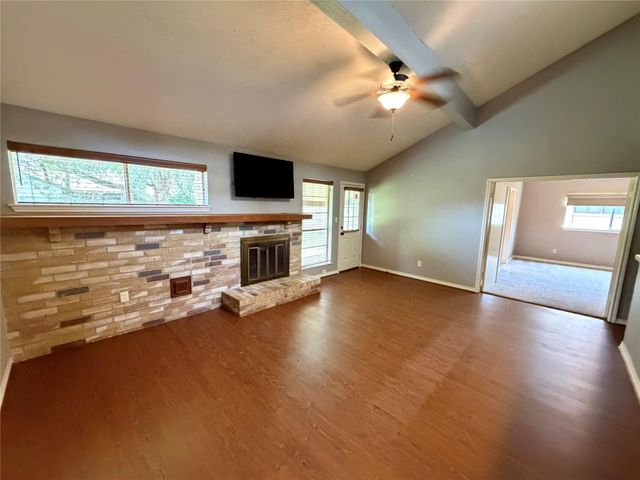 14 Sarita Rd, Angleton, TX 77515