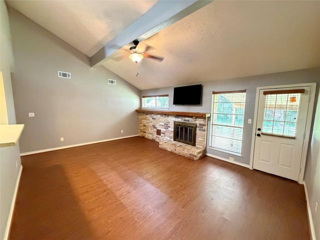 14 Sarita Rd, Angleton, TX 77515