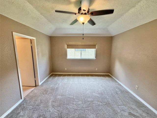 14 Sarita Rd, Angleton, TX 77515
