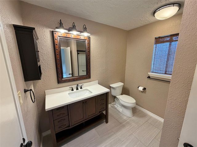 14 Sarita Rd, Angleton, TX 77515
